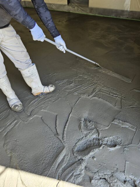 生モルタル金鏝仕上げ