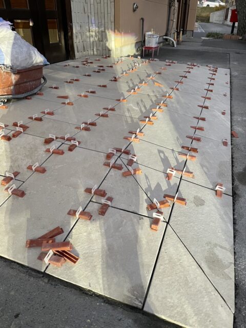 玄関タイル貼り替え